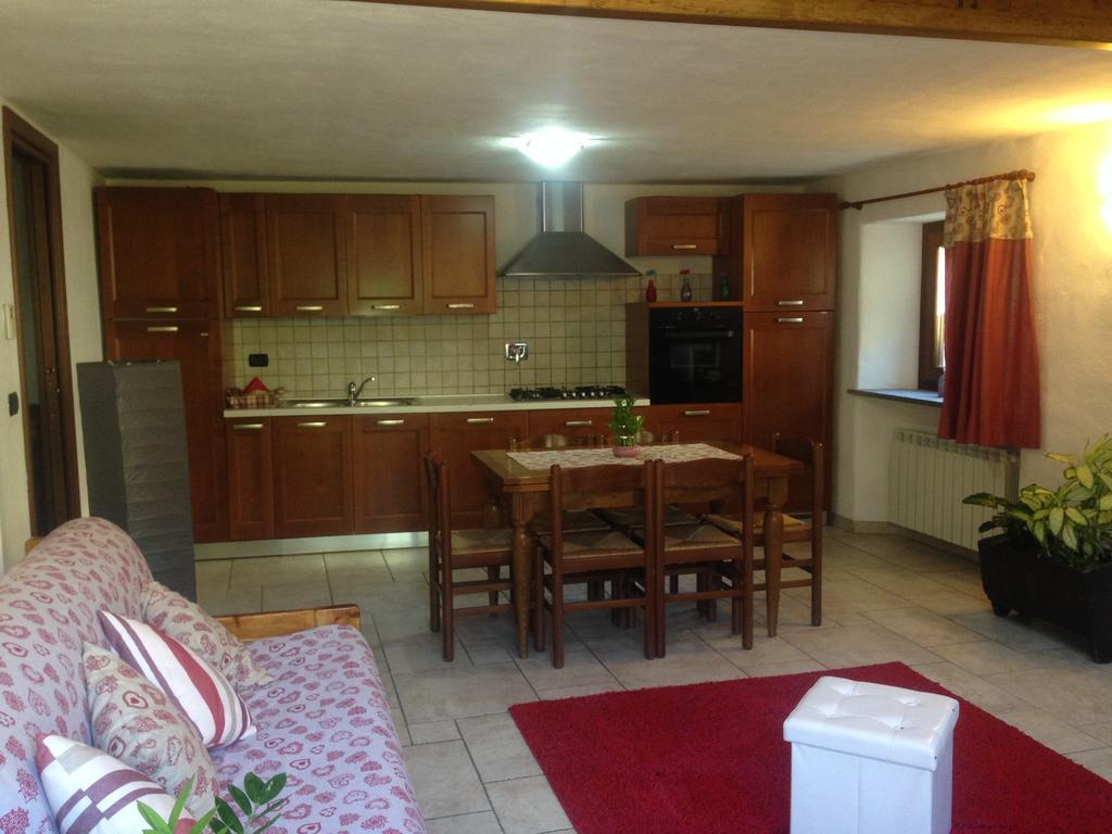Challand Saint Victor Maison Des Challant מראה חיצוני תמונה