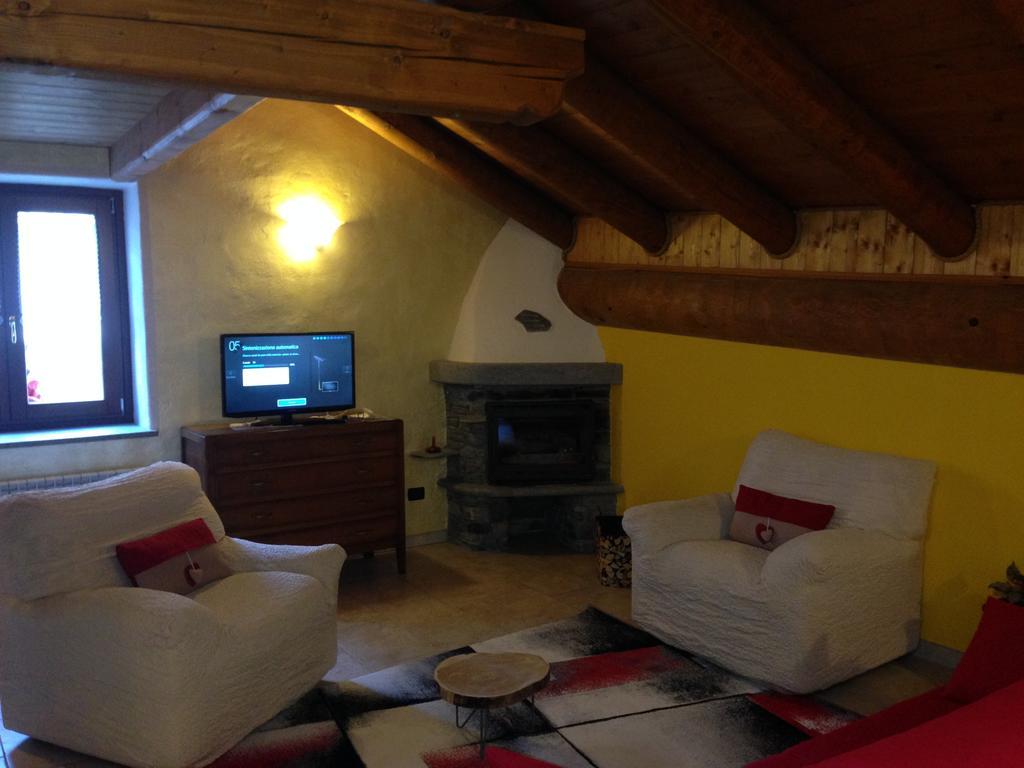 Challand Saint Victor Maison Des Challant מראה חיצוני תמונה