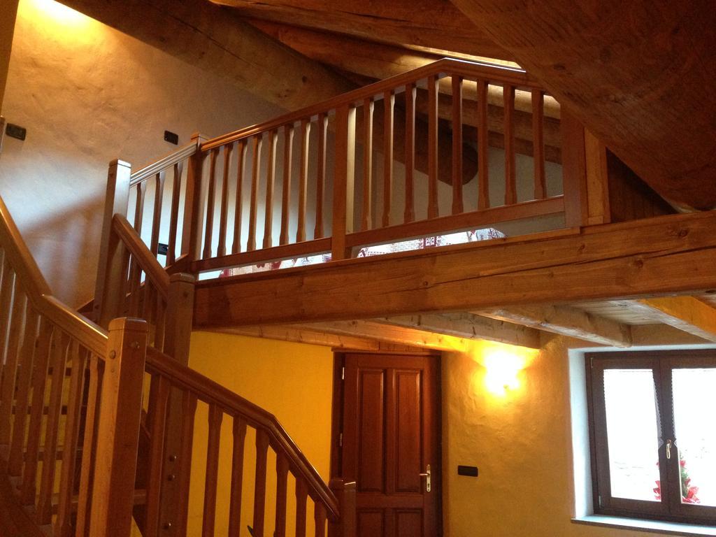 Challand Saint Victor Maison Des Challant מראה חיצוני תמונה